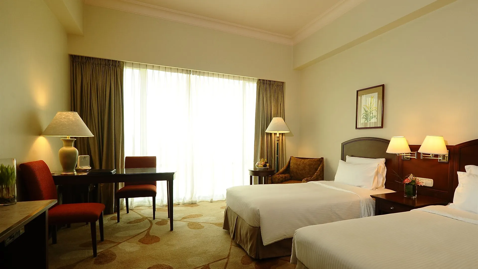 Marco Polo Davao Hotel 5*,